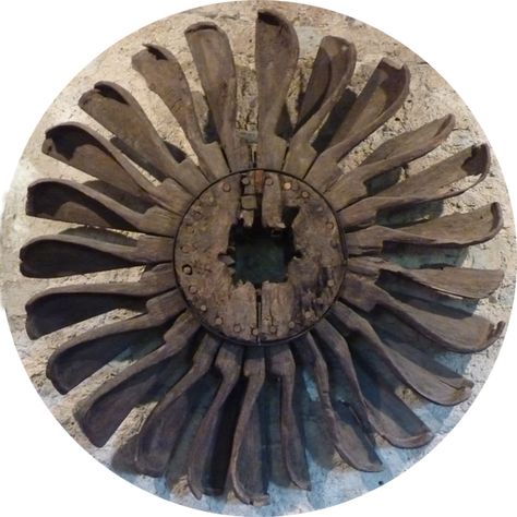 moulinx-rouet Un rouet en bois